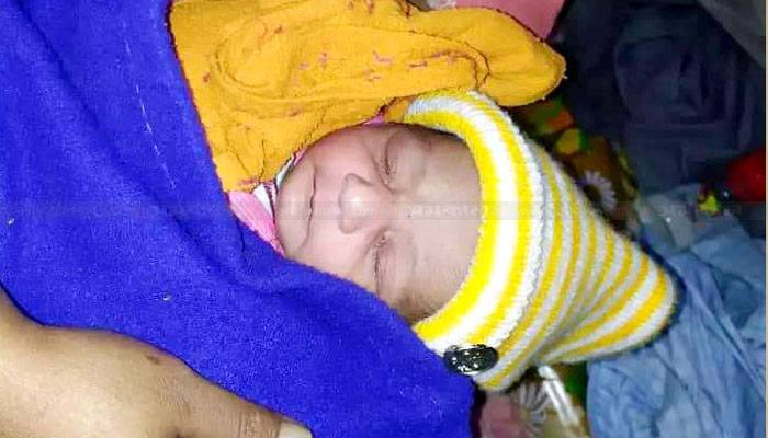সারারাত খালের পাশে কাঁদছিল নবজাতকটি