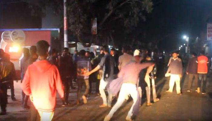 মাগুরায় শহীদ মিনারে শ্লোগান দেওয়া নিয়ে ছাত্রলীগ-ছাত্রদল সংঘর্ষ