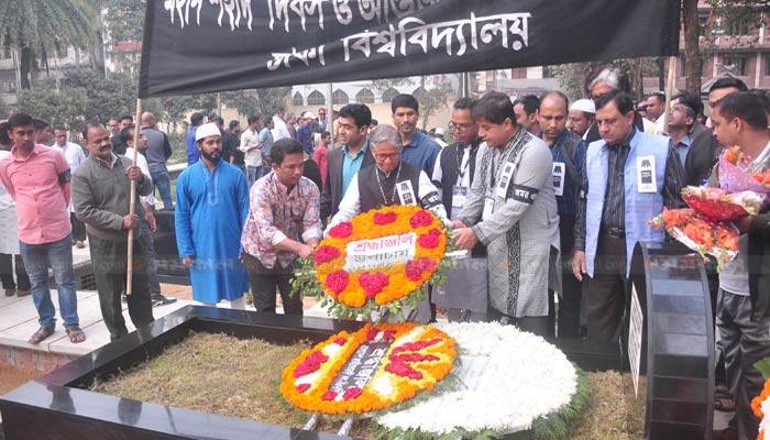 ঢাবিতে নানা আয়োজনে ভাষা শহীদদের স্মরণ