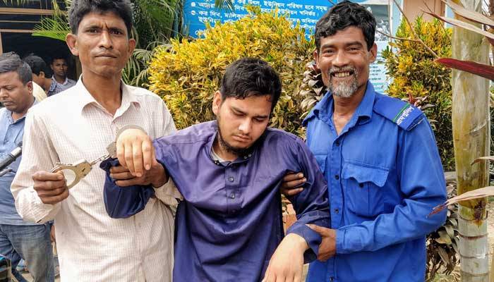 যৌন নির্যাতনের কথা গোপন রাখতে শপথ করান শিক্ষক