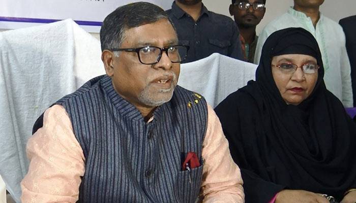 করোনা নিয়ে গুজব ছড়ানোরা দেশের মঙ্গল চায় না: স্বাস্থ্যমন্ত্রী