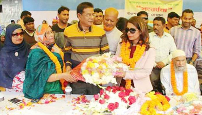 মানিকগঞ্জে ভালোবাসায় সিক্ত লন্ডনের রামসগেটের মেয়র রওশন আরা