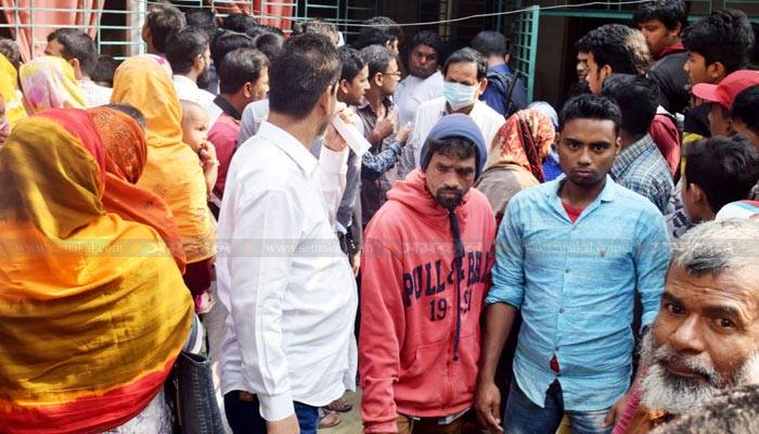 মুক্তিযোদ্ধার স্ত্রীকে গলাকেটে হত্যা, ছেলে পলাতক