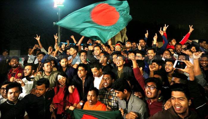 নেটে মাঠে পথে জয়োল্লাস