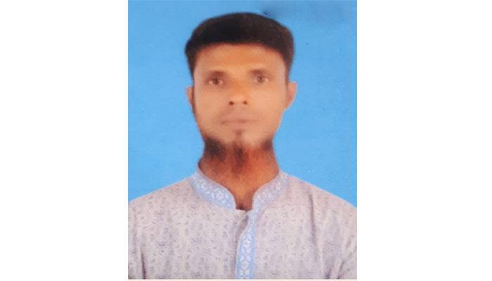মুখোশধারীকে চিনে ফেলায় প্রাণ দিতে হয় হেলালকে