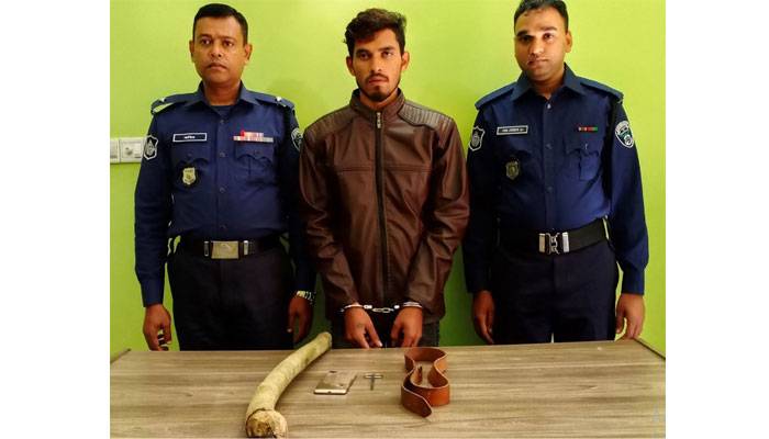 ত্রিভুজ প্রেমের জেরে বন্ধুকে খুন করেছেন তিনি