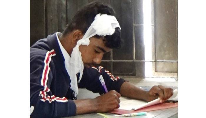 কেন্দ্রেই এসএসসি পরীক্ষার্থীর মাথা ফাটালেন শিক্ষক