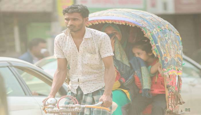 দূষিত বাতাসের শহরের তালিকায় দ্বিতীয় ঢাকা