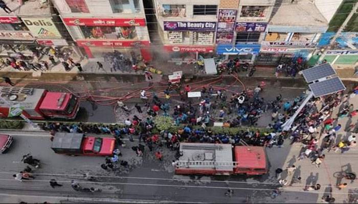 রাজশাহীতে আগুনে পুড়ল মোবাইলের ২ দোকান