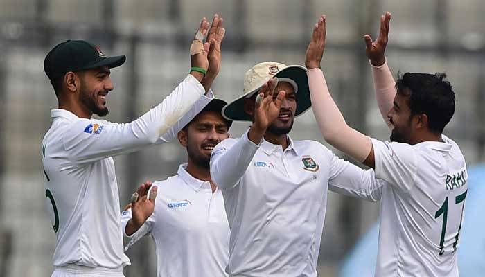 ২৬৫ রানে শেষ হলো জিম্বাবুয়ের প্রথম ইনিংস