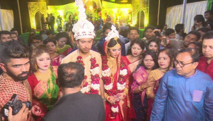 মোবাইল চুরি নিয়ে সৌম্যর বিয়েতে তুলকালাম