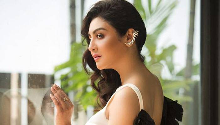 কাদের জন্য জয়ার এই আয়োজন?