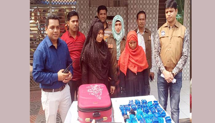 শাড়ি ও কম্বলের ভাঁজে ৪০ হাজার পিস ইয়াবা