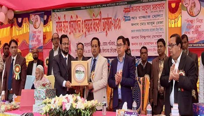 মুজিববর্ষ উপলক্ষে মঙ্গলকোট উচ্চ বিদ্যালয়ে ক্রীড়া প্রতিযোগিতা