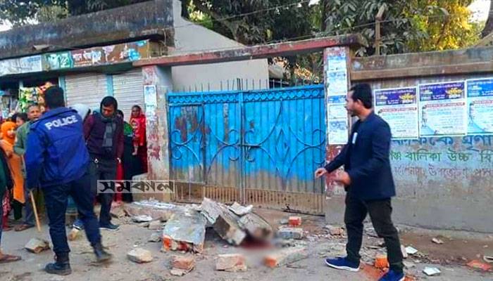 পুত্রের আসন দেখতে গিয়ে পিতা নিহত