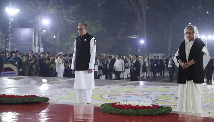 একুশের প্রথম প্রহরে বিনম্র শ্রদ্ধায় সিক্ত ভাষাশহীদরা