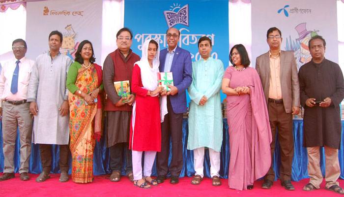 খুলনায় বই পড়ে পুরস্কার পেল ৩,৩৪১ শিক্ষার্থী