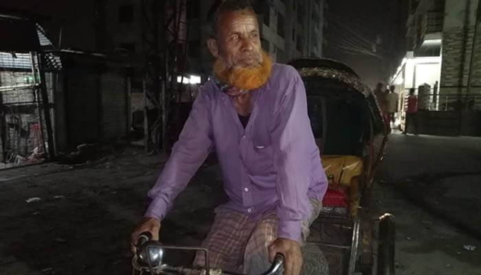ভালোবাসা দিবসে এক দিনেই ৩ দিনের আয়