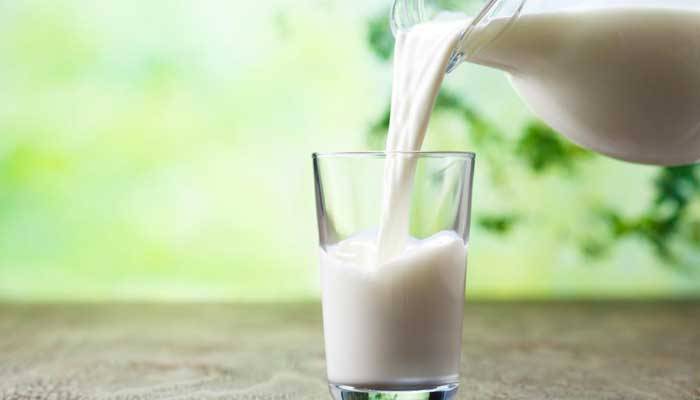 দুধের সঙ্গে  মিশিয়ে খাওয়া ঠিক নয় যেসব খাবার