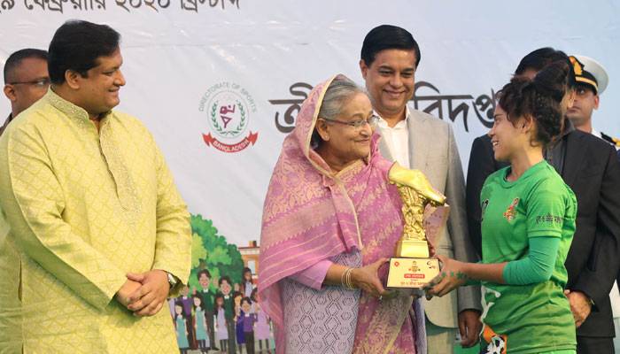 দেশের ফুটবলকে আরও এগিয়ে নেয়ার প্রত্যাশা প্রধানমন্ত্রীর