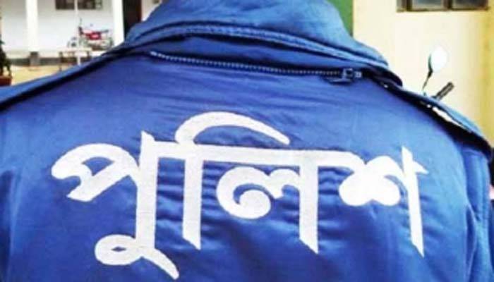 কুরিয়ারে পাঠানো পার্সেলে মাদক, পুলিশ কর্মকর্তা আটক