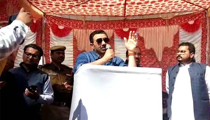 সরকারি কর্মীদের মারধর করতে চাইলেন সানি দেওল