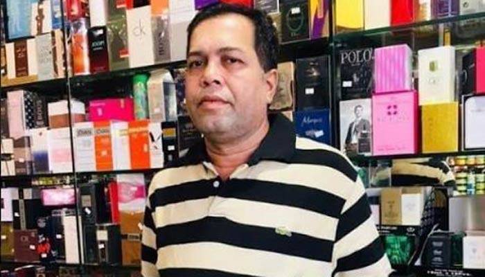 রাতে বাসায় না ফেরা ব্যবসায়ীর লাশ ঝুলছিল গাছে