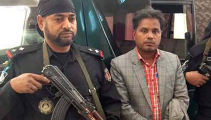 কক্সবাজারে ৯৩ লাখ টাকাসহ সার্ভেয়ার আটক