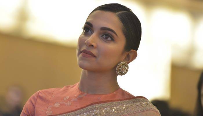 নিজেকে গৃহবন্দী করে রেখেছেন দীপিকা