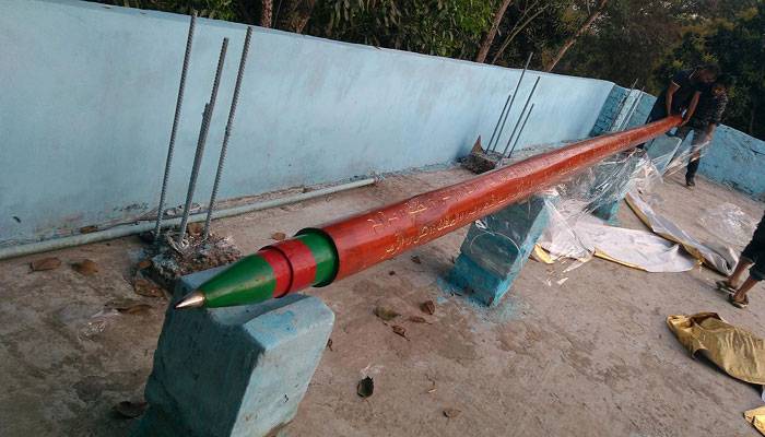 ২৮ ফুট লম্বা কলম বানালেন ব্রাহ্মণবাড়িয়ার হায়দার