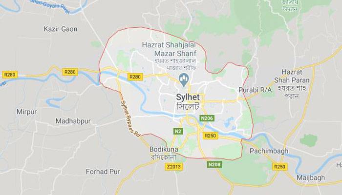 দোকান বন্ধ করতে বলায় পুলিশকে ধাওয়া
