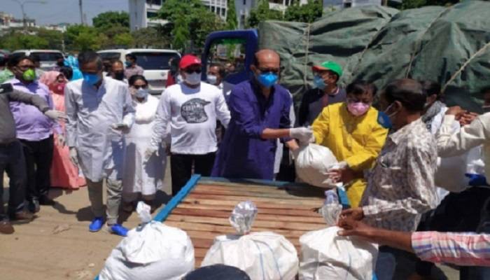 টোলারবাগে এক হাজার পরিবারকে খাদ্যসামগ্রী দিল ডিএনসিসি