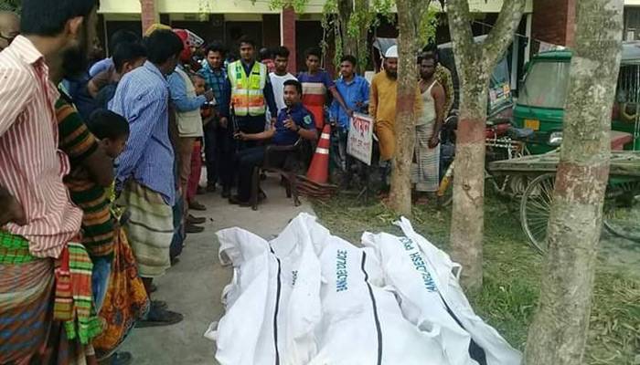 মোটরসাইকেল নিয়ে বের হয়েছিল ৩ বন্ধু...