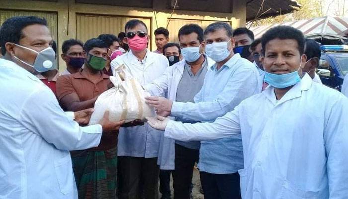 মাগুরায় ২ হাজার পরিবার পেল খাদ্যসামগ্রী