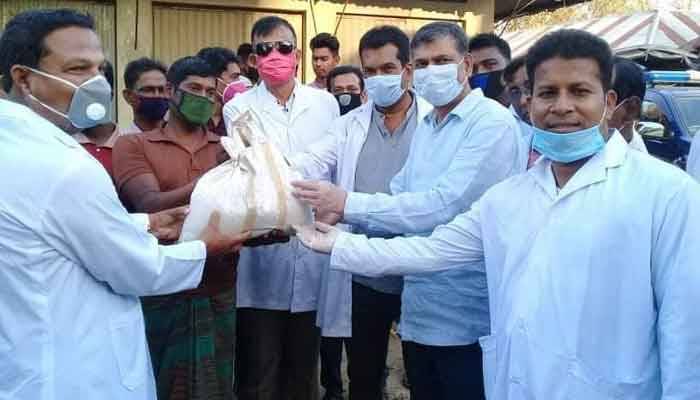 মাগুরায় ২ হাজার পরিবার পেল খাদ্য সামগ্রী