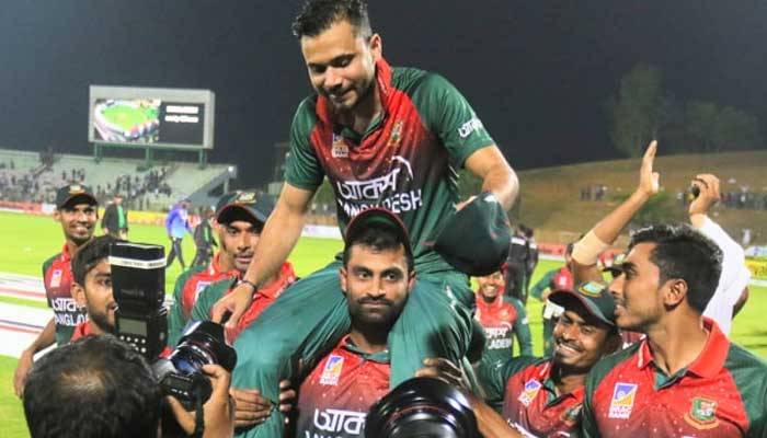 রেকর্ড রাঙা জয়ে নেতৃত্বের ইতি মাশরাফির
