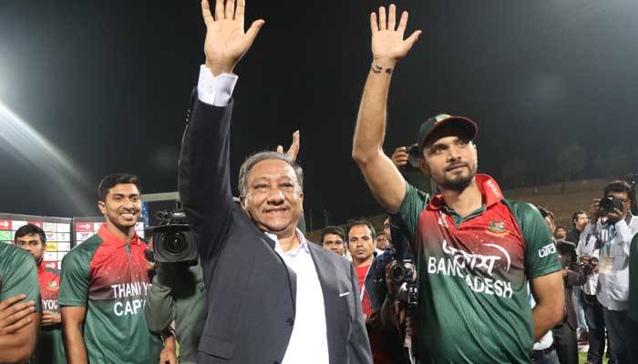 ‘দল নিয়ে পরীক্ষা-নিরীক্ষা ঠিক হবে না’