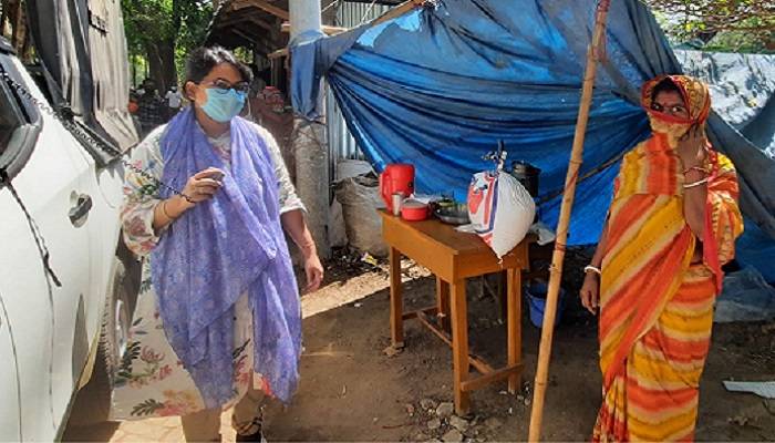 খাদ্যসামগ্রী দিয়ে দোকান বন্ধ রাখতে বললেন ইউএনও