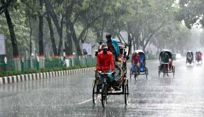 বৃষ্টি দিয়ে দিন শুরু রাজধানীবাসীর