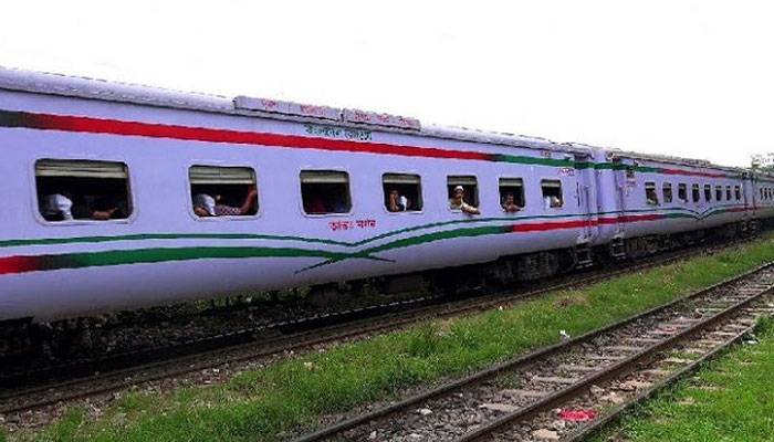 সুবর্ণ এক্সপ্রেসের বগিতে হঠাৎ আগুন