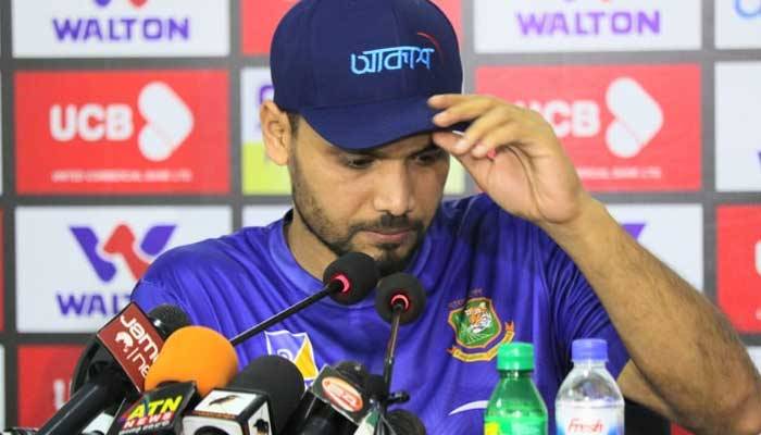 তরুণদের নেতৃত্বের চাপ না দেওয়ার পক্ষে মাশরাফি