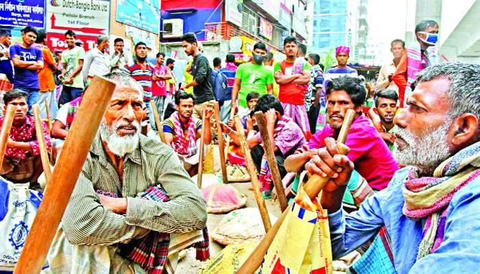 'কাম না করলে খামু কী'