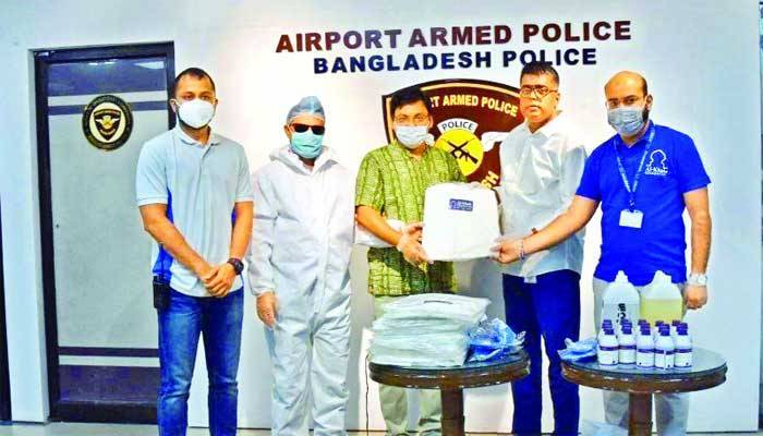শ্রমজীবীরা পেল খাদ্যসামগ্রী নিরাপত্তাকর্মীরা পিপিই