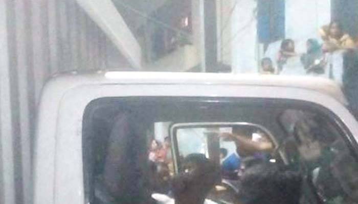 ইস্কাটনে কাভার্ডভ্যানের ধাক্কায় নারী নিহত