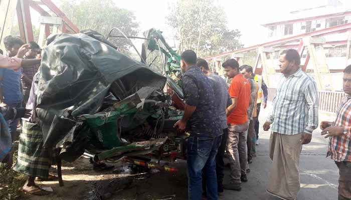রাউজানে বাস-অটোরিকশা সংঘর্ষে নিহত ১, আহত ৮