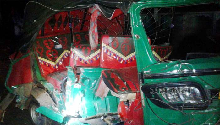নবীগঞ্জে বাস-অটোরিকশা মুখোমুখি সংঘর্ষে নিহত ২