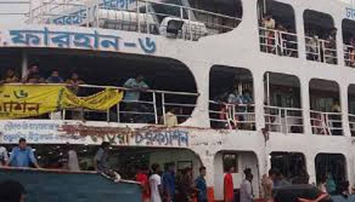 অল্পের জন্য রক্ষা পেল ৫০০ লঞ্চযাত্রী