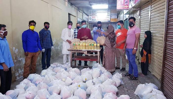 দুস্থ মানুষদের পাশে প্রবাসী পল্লী গ্রুপ