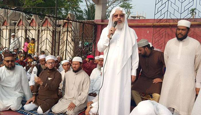 লক্ষ্মীপুরে গণজমায়েত ঘটিয়ে করোনামুক্তির মোনাজাত