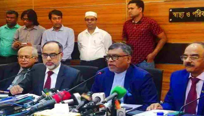 প্রবাসীদের এখন দেশে না ফেরার পরামর্শ স্বাস্থ্যমন্ত্রীর
